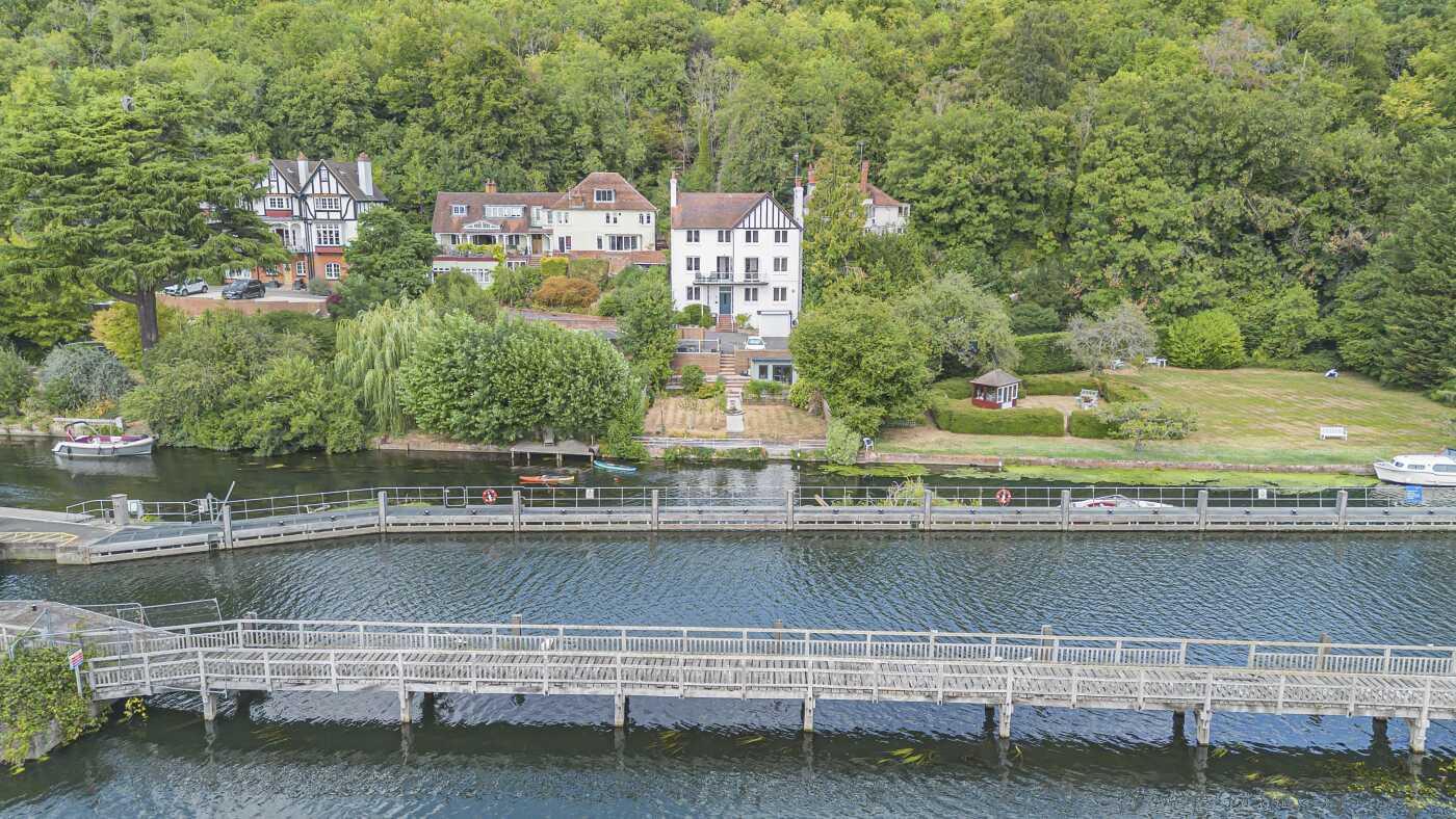 5 bed property in Wargrave Road, Henley-on-Thames
